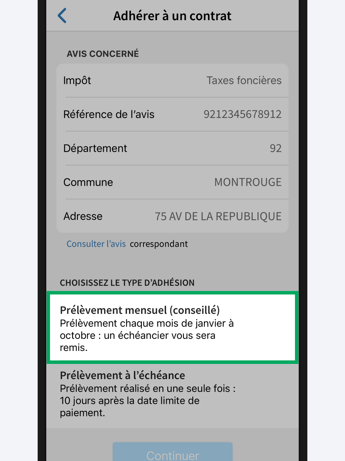 Capture d’écran de l’application présentant la page « Adhérer à un contrat ».
                La ligne « Prélèvement mensuel (conseillé) [...] » est encadrée.